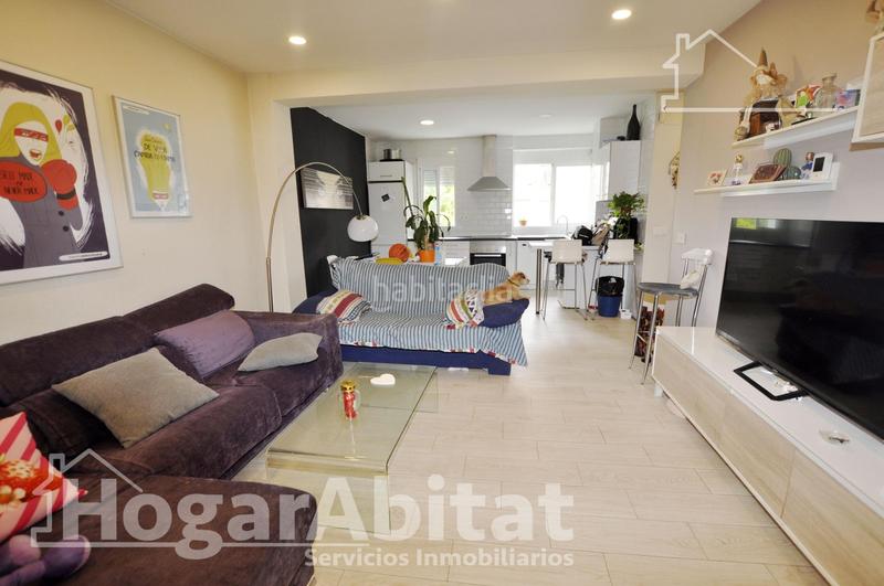 Foto 5a2c479a-2dbd-4cda-b865-fbf7b7254a0f. Piso totalmente reformado, impecable y muy luminoso con balcón en Valencia