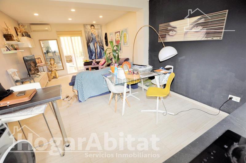 Foto a6d08f26-7295-4d3c-bdf2-27e0568e2908. Piso totalmente reformado, impecable y muy luminoso con balcón en Valencia