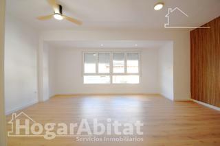 Etagenwohnung in Oliva Pueblo. Reformado a estrenar! amplio, impecable y muy luminoso, en el ce