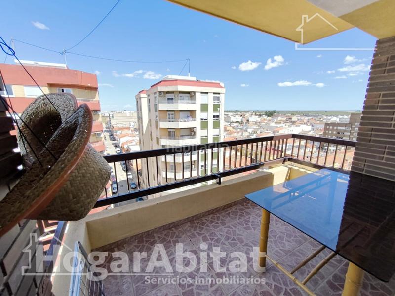 Foto d32636c9-8425-45b6-9e63-2e9b2677c966. Piso reformado y muy amplio con garaje y terraza en Alginet