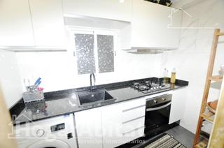 Appartement  Calle duque de lliria. Semireformado, amplio y  exterior con balcón, cerca del centro