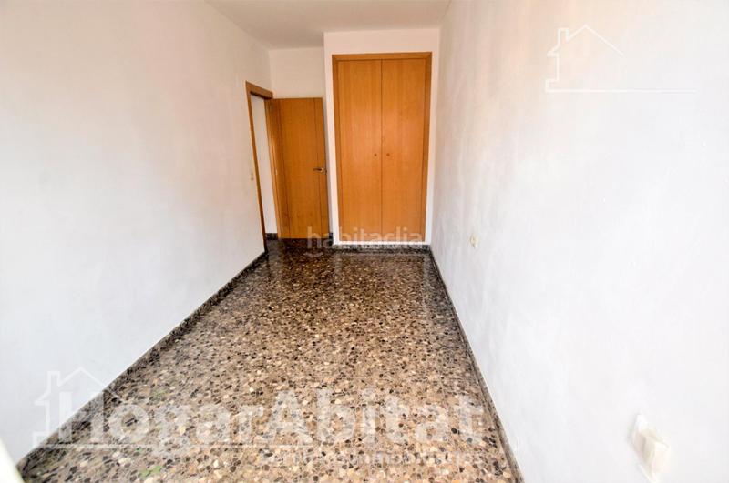 Foto 0738bd94-8287-49ba-8d92-ff09ecfca81e. Piso muy amplio y luminoso con dos balcones y ascensor en Puçol