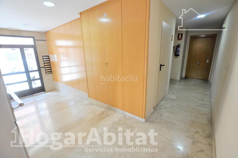 Foto 20a7dea2-1659-4260-a0f3-ec1bb95755d0. Piso muy amplio y luminoso con dos balcones y ascensor en Puçol