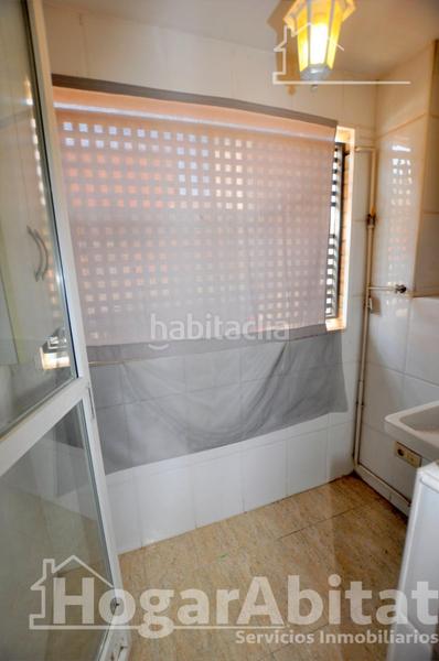 Foto b7622cce-e85c-4fd0-ad52-d2e921a7880a. Piso muy amplio y luminoso con dos balcones y ascensor en Puçol
