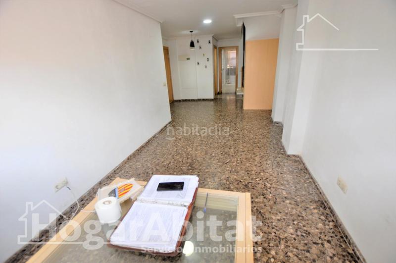 Foto dabf6c8b-7a7a-4d53-ae78-874969dbd3bd. Piso muy amplio y luminoso con dos balcones y ascensor en Puçol