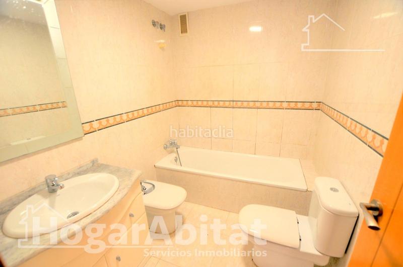 Foto f6d0169f-70d4-4356-afce-19becfa1f6d9. Piso muy amplio y luminoso con dos balcones y ascensor en Puçol