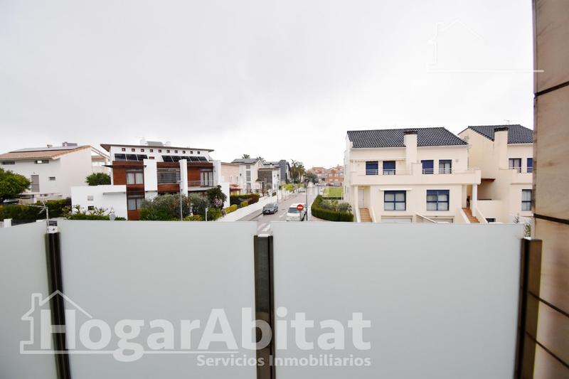 Foto 09f26888-5f9c-424b-b006-e7cce86f72e6. Reihenhaus mit heizung parking in Park Nord - Casona Gandia