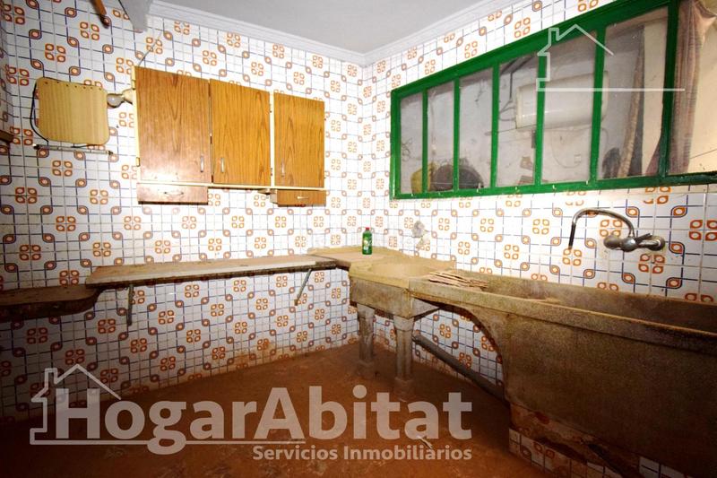 Foto 7a7778d9-8600-4fe3-9fa9-14c478e63307. Casa gran casa para hacer a tu hogar de sueño en pleno de Centro en Chiva
