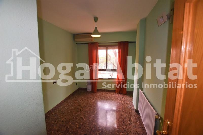 Foto 03b0f043-860d-4f7f-a5fb-f98227c22c20. Piso amplio con gran terraza y garaje junto a nuevo centro en Valencia