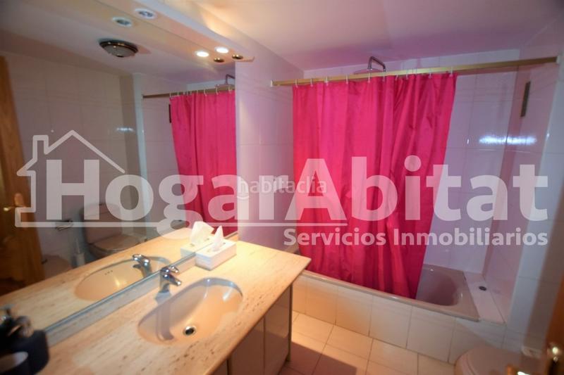 Foto 1861eaae-47ad-4785-a437-2c986fd31c54. Piso amplio con gran terraza y garaje junto a nuevo centro en Valencia