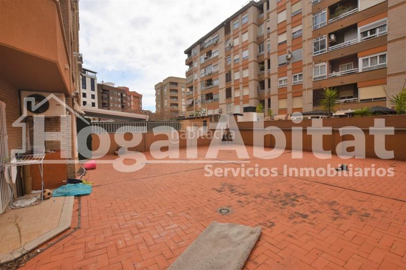 Foto 1ef3d9bd-3fc9-46e3-bee2-ad84be258ef8. Piso amplio con gran terraza y garaje junto a nuevo centro en Valencia