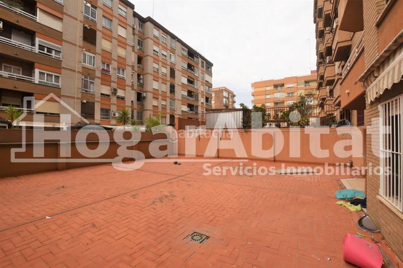 Foto 370ccf4f-59cd-4ea7-84ee-2d8f4d9489d7. Piso amplio con gran terraza y garaje junto a nuevo centro en Valencia