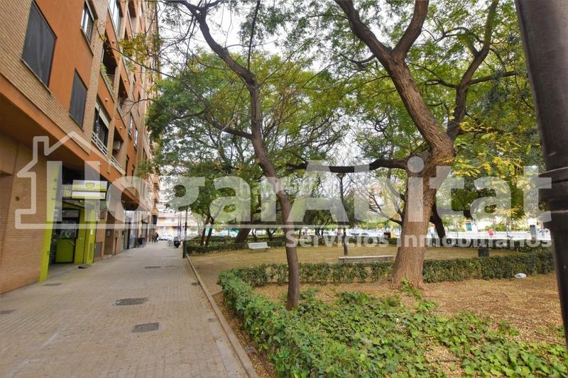 Foto 6c15e937-fae1-40eb-b6c2-f6f52593c52e. Piso amplio con gran terraza y garaje junto a nuevo centro en Valencia