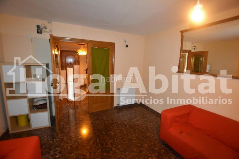 Foto 8569bb23-52f7-4c4c-85e3-1371f62ff09d. Piso amplio con gran terraza y garaje junto a nuevo centro en Valencia
