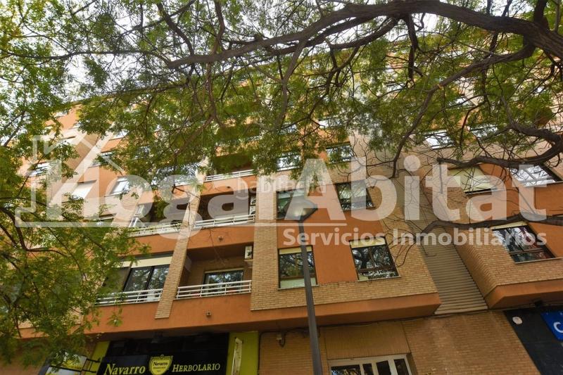 Foto e1990bef-cf19-43a3-8d78-9ffd40cdb941. Piso amplio con gran terraza y garaje junto a nuevo centro en Valencia