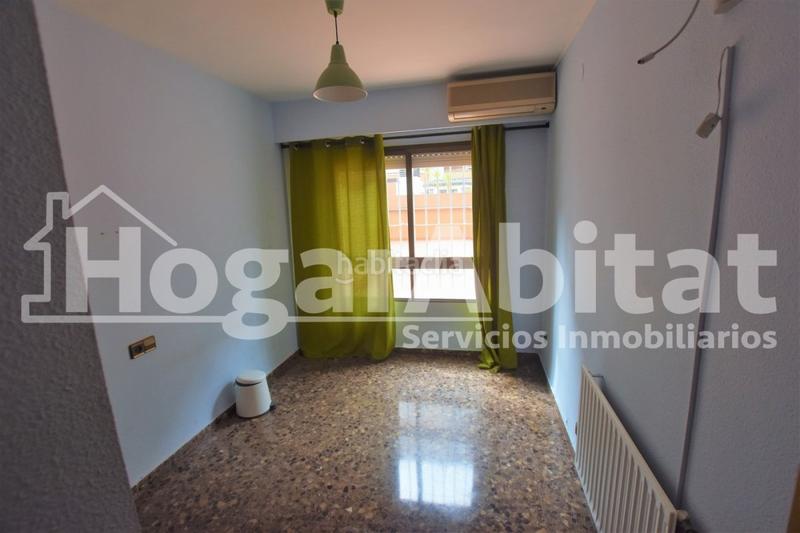 Foto e601d9b9-7eb8-4839-a269-b83f73df75dc. Piso amplio con gran terraza y garaje junto a nuevo centro en Valencia