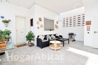 Casa en Playa de Gandía. Playa de gandia! bonita casa reformada con dos amplias terrazas