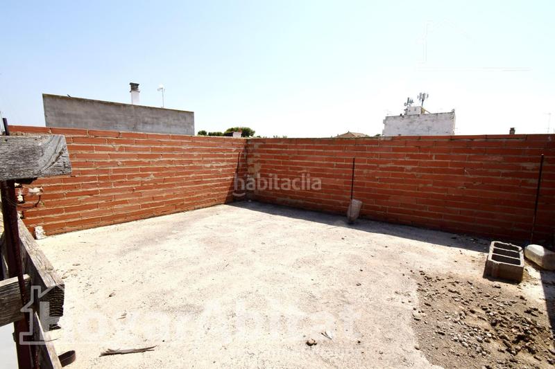 Foto 37142adc-4b83-4b6c-be7d-2cf0f897eb64. Casa amb aparcament a Cheste
