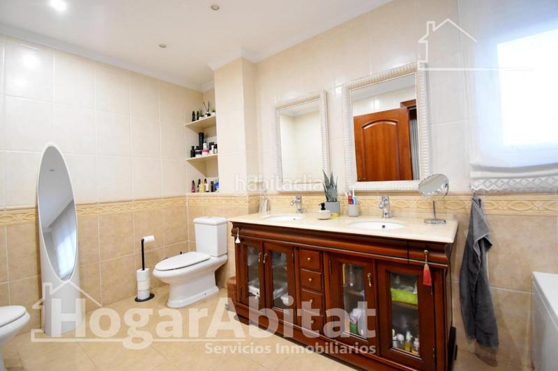 Foto 0f12c694-7f8c-4a05-9e7c-864673822d9e. Haus mit heizung parking in Almoines