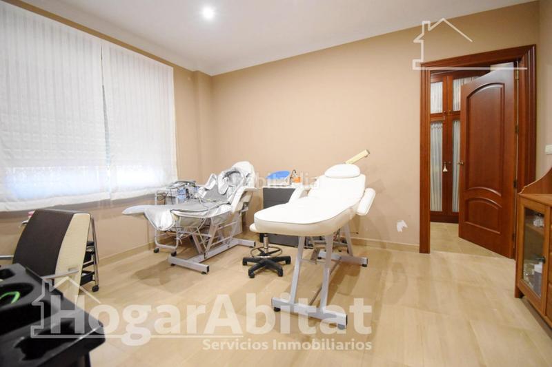 Foto 9715288e-851f-463e-b4fc-5994576aea14. Haus mit heizung parking in Almoines