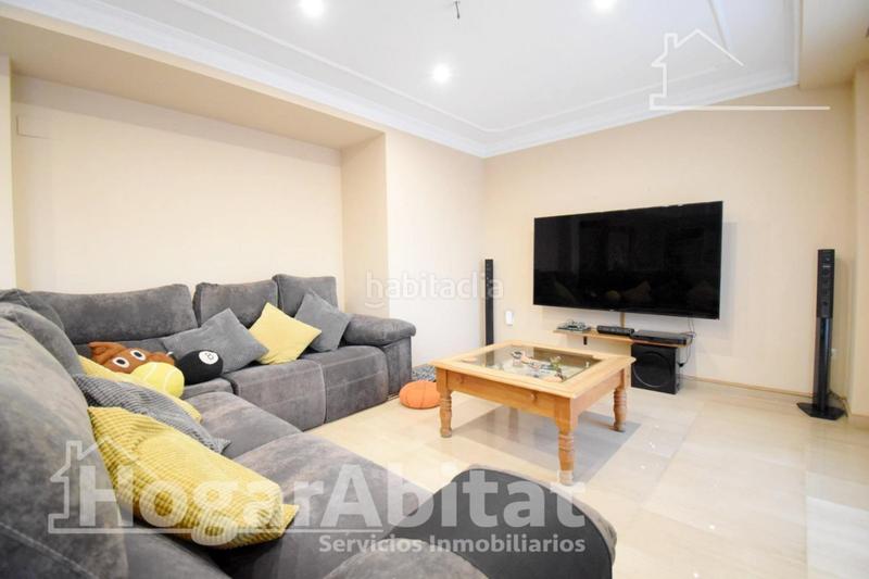 Foto c61e3ed8-5f7f-42c5-8a0d-25101d468f2b. Haus mit heizung parking in Almoines