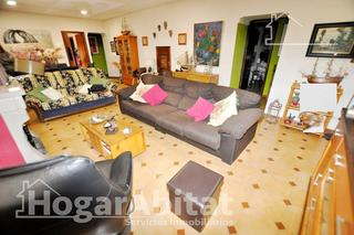 Xalet a Camí de Paterna-Lloma del Calderer. Villa con piscina, garaje, terraza y espaciosas parcelas