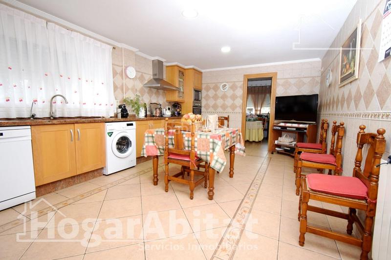 Foto 9ed24e4c-86c5-48e8-9ee9-6d50b4611297. Xalet amb calefacció aparcament piscina a Monserrat