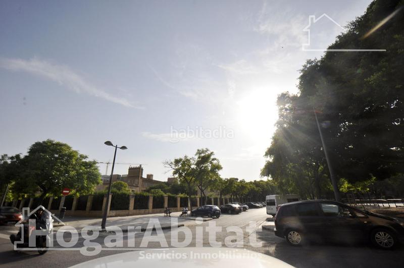 Foto fe0f2295-a325-419c-96dc-5fc42a7b87ce. Piso playa de la malvarrosa! acogedor, alto y luminoso con trastero en Valencia