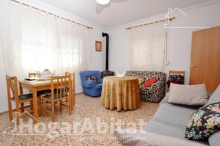 Chalet en Cumbres de Calicanto. Chalet reformado con piscina, garaje y amplia terraza