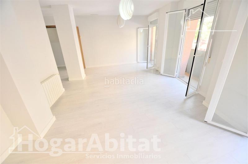 Foto d634b352-ce98-4472-8b0e-b116cff09744. Piso totalmente reformado! impecable, luminoso y exterior con balcón en Valencia