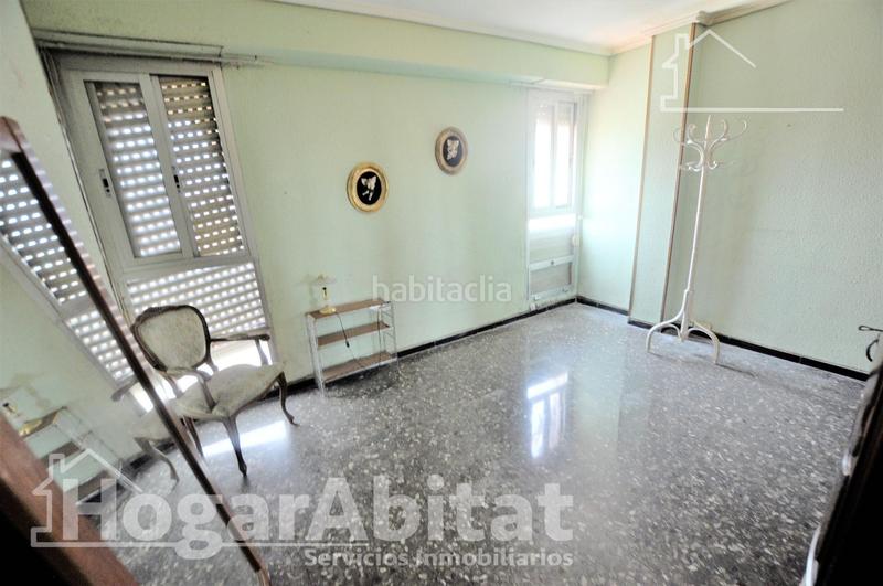 Foto 555c8d93-0799-4b6e-b212-a650f68928de. Piso excelente ubicación! amplio, alto y exterior con balcón en Valencia