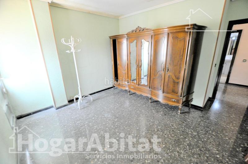 Foto 8a0bdb51-55de-4888-88ab-f7336bd1f8a3. Piso excelente ubicación! amplio, alto y exterior con balcón en Valencia