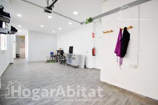 Piso  Calle san benet. Esquinero y reformado con garaje y trastero, en el centro