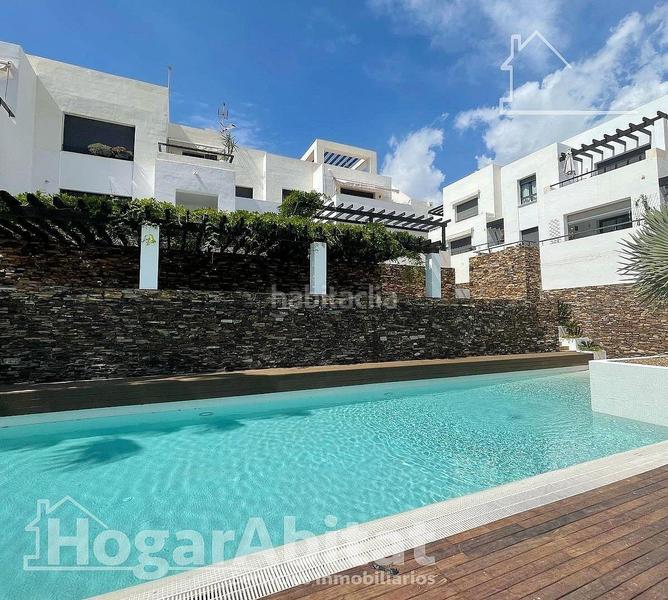 Foto fcd6644d-e82b-4d60-acb1-e9911b863de6. Piso vistas espectaculares al mar! amplio y exterior en residencial con piscina y terraza en Mojácar