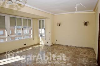 Appartement à Centro. Reformado y amplio con ascensor en centro