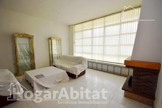 Reihenhaus in Camino de Onda-Salesianos. Amplio adosado con terraza y garaje