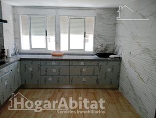 Appartement  Calle filles de la caritat de sant vicent de paül. Muy amplio y reformado junto al centro de salud