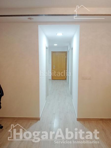 Foto a5af6e6c-03f5-41df-8c37-309a49662e01. Piso muy amplio y reformado junto al centro de salud en Alzira