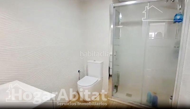 Foto dec3a6c5-8000-4e71-a209-7f487cdd5a61. Piso muy amplio y reformado junto al centro de salud en Alzira