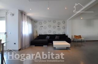 Appartement  Calle ronda de bruguières. Amplio y reformado con mucha luz natural, balcón y trastero