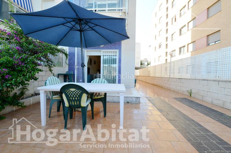 Foto bee93e9e-2a34-4d69-b182-4269e0e638b9. Piso playa de daimuz! bajo esquinero y luminoso con parking y gran terraza en Daimús