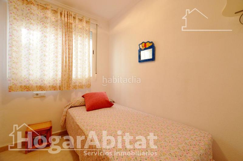 Foto ce23596b-f651-439d-beb7-b4579add09f9. Piso playa de daimuz! bajo esquinero y luminoso con parking y gran terraza en Daimús