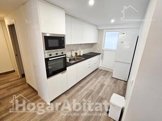 Piso  Calle luis oliag. Reformado con terraza y ascensor cerca del río
