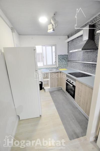 Foto b49d0e01-8d3b-4e5b-b1f7-2159581b0143. Piso exterior, acogedor y reformado con amplio balcón en Picassent