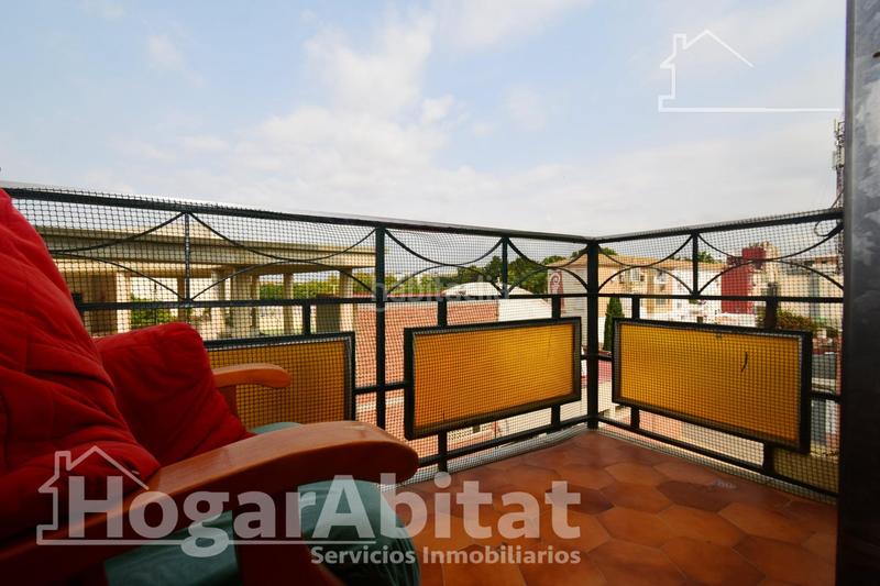 Foto 579b8a8c-e8b8-45bd-a921-5a0d92ebc5e3. Ático  semireformado con dos trasteros, terraza y barbacoa en Catarroja