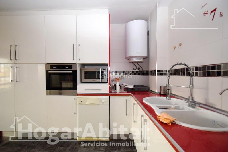 Foto c31d503c-7096-4903-8be5-2a220faecb59. Ático  semireformado con dos trasteros, terraza y barbacoa en Catarroja