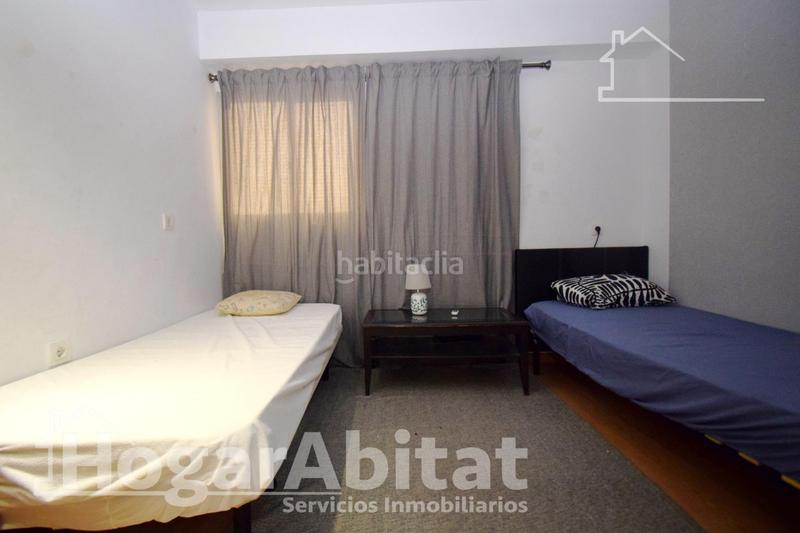 Foto d8ed703d-0350-4b51-a7ac-7e24bdcbb8b3. Ático  semireformado con dos trasteros, terraza y barbacoa en Catarroja