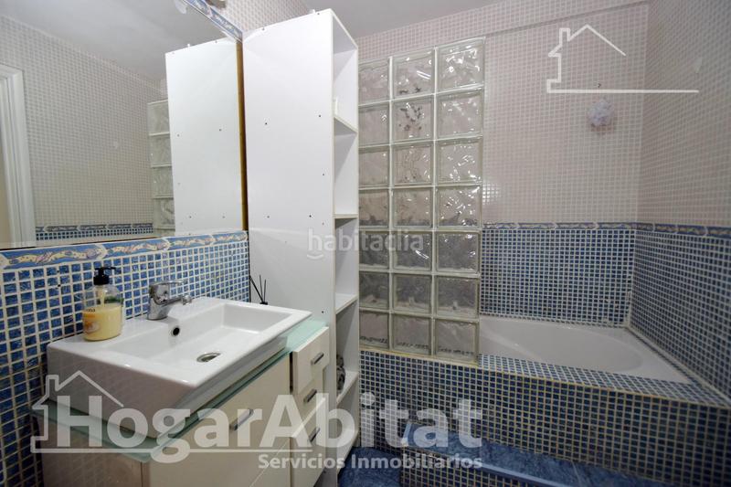 Foto e202e2f8-54a2-4eb5-823a-7737660e2718. Ático  semireformado con dos trasteros, terraza y barbacoa en Catarroja