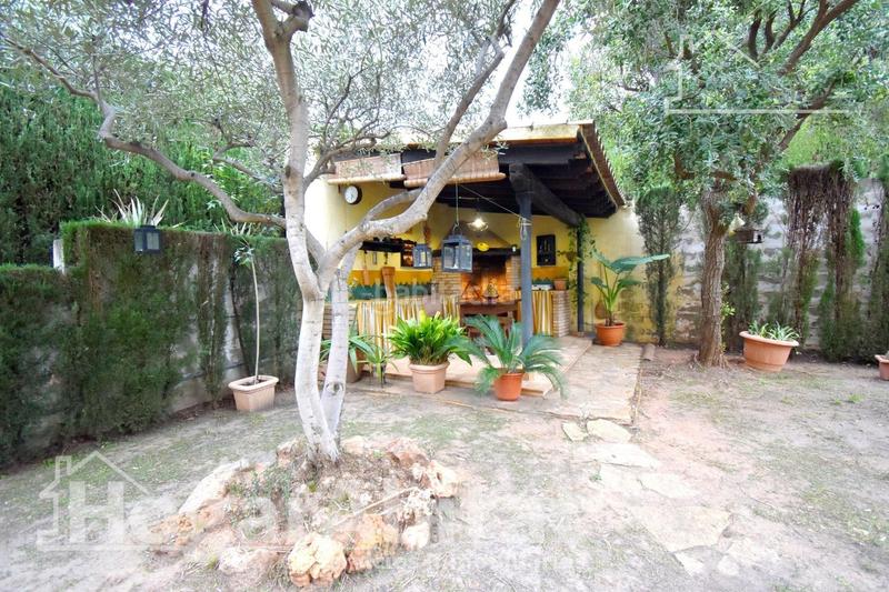 Foto c04f4287-76db-4a65-8912-4e20deb6870f. Chalet espectacular chalet de lujo con garaje, dos terrazas y parcela en Vall d´Uixó (la)