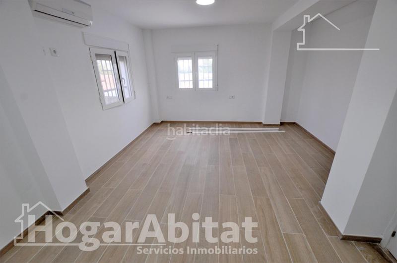 Foto 24f4cc4e-61d2-4916-9be1-8f7eaa6c7da3. Chalet  espectacular! reformado y amplio con piscina privada, garaje y parcela en Cheste